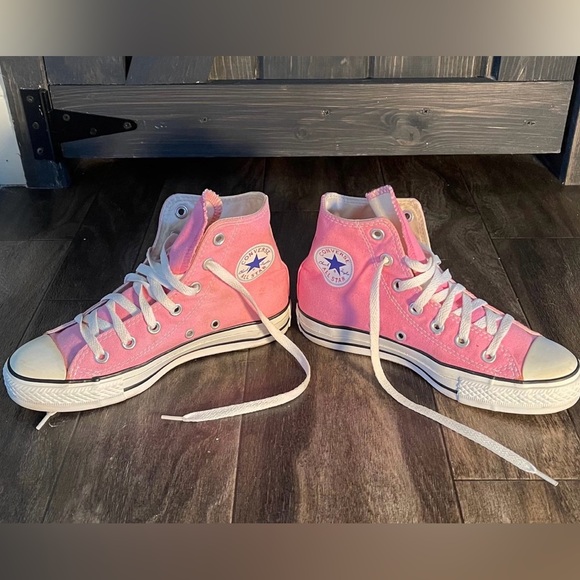 Converse Shoes - Converse Classic Pink Canvas High-Tops
